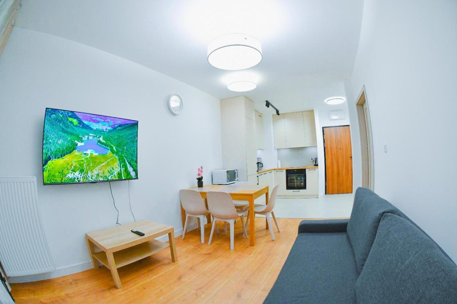 Elegant Two-Room Apartment, Sleeps 4, Near Turon Arena, With Balcony Cracóvia Exterior foto