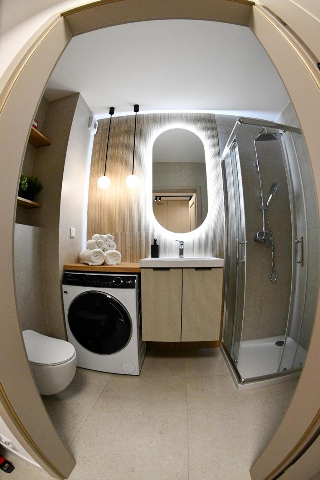 Elegant Two-Room Apartment, Sleeps 4, Near Turon Arena, With Balcony Cracóvia Exterior foto